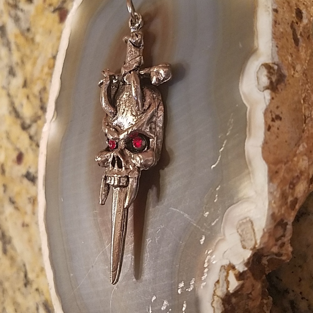 Vintage Silver Sword & skull pendant unisex - Picture 4 of 8